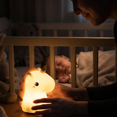 Veilleuse bébé licorne bebe dort paisiblement