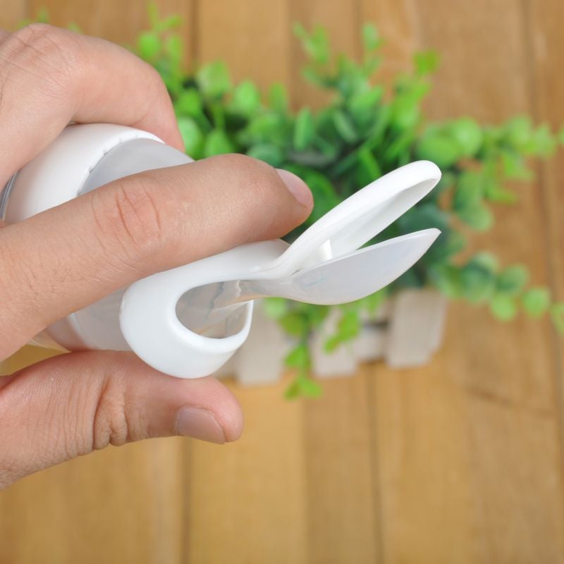 Biberon avec cuillère pour nouveau-né | EasyBottle™ - Maison des bébés