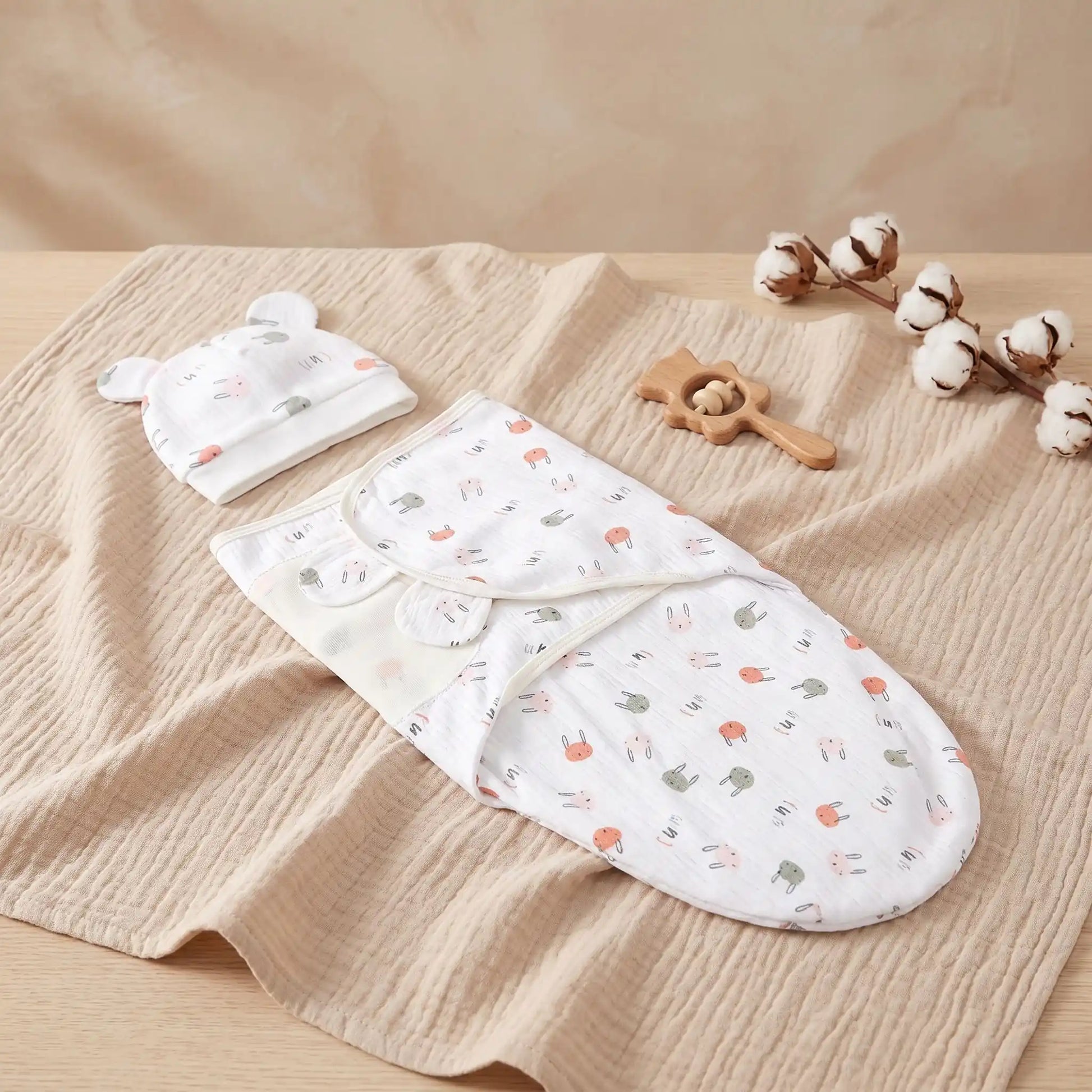 couverture emmaillotage bebe motif lapin