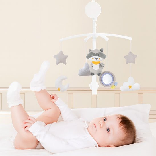 Mobile bebe musical gris avec bébé dans berceau