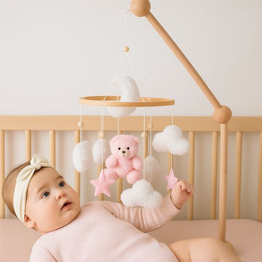 Mobile bébé ours nuage avec bebe dans berceau