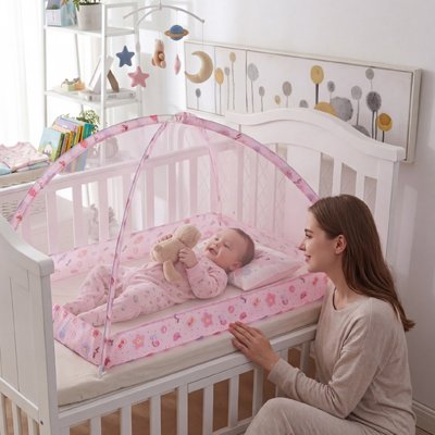 Moustiquaire lit bébé petit trésor joue son doudou 