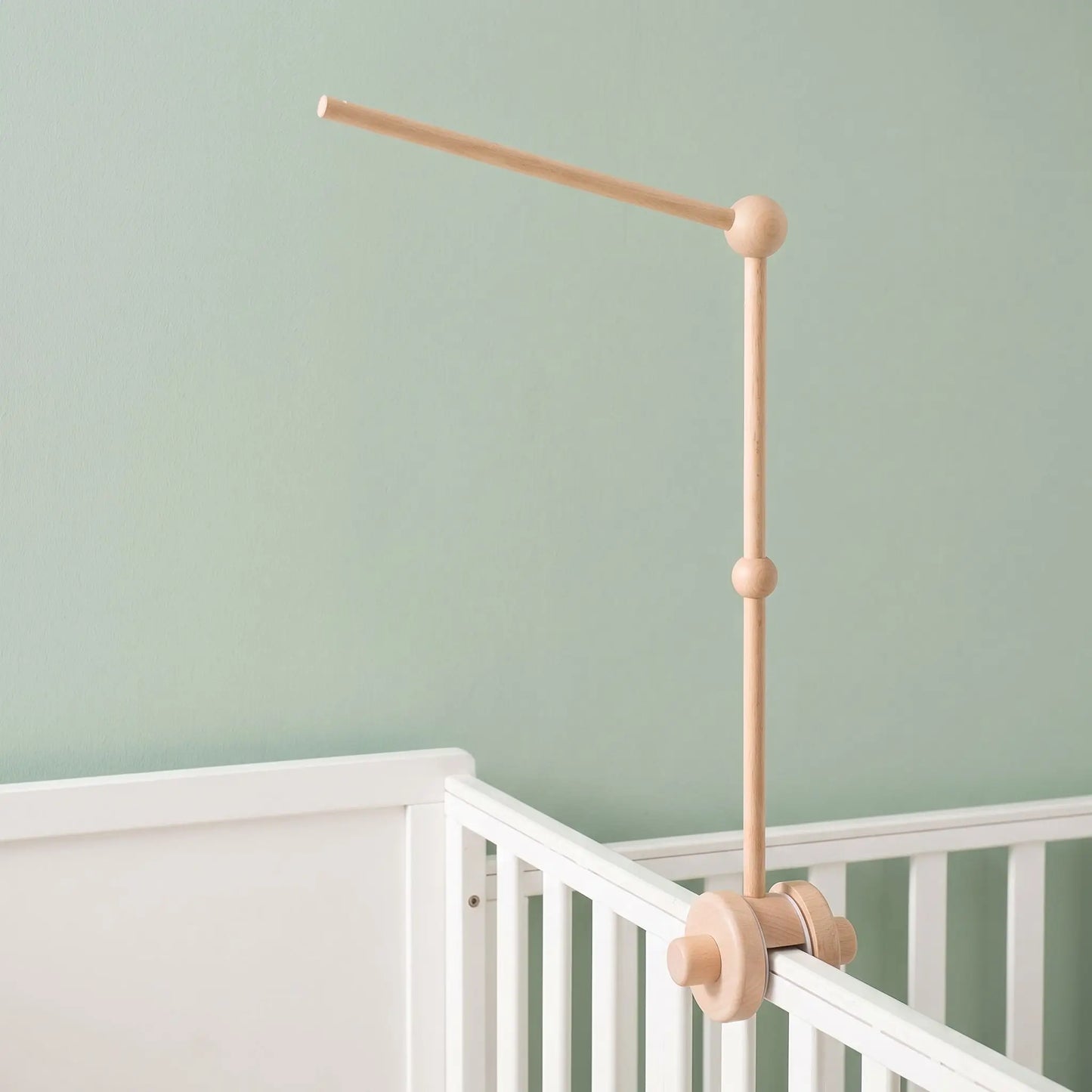 support pour mobile bébé en bois