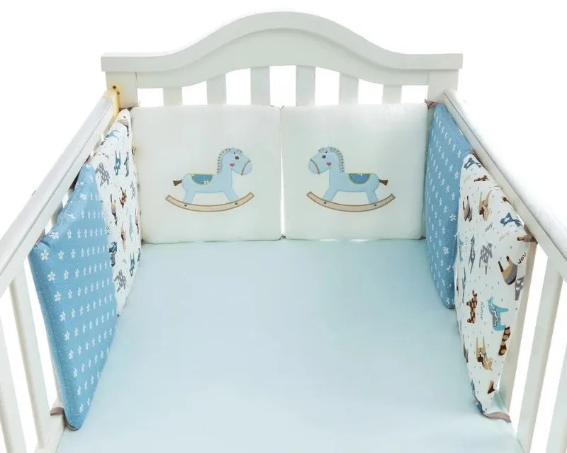 tour de lit bébé petit cheval