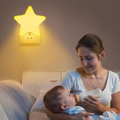Veilleuse bébé étoile maman donne biberon son bébé