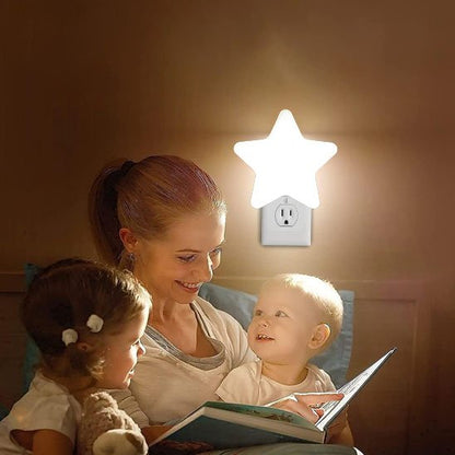 Veilleuse bébé étoile maman lire livre avec deux enfants