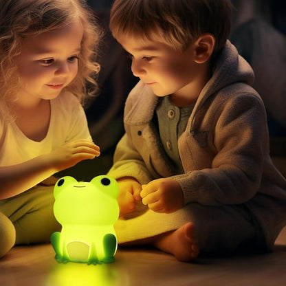 Veilleuse bébé grenouille deux enfants joué ensemble lampe