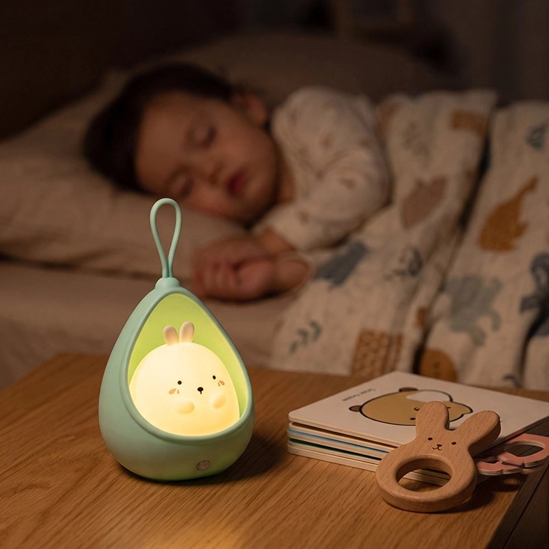 Veilleuse bébé lapin bleu lumineuse bebe endormie