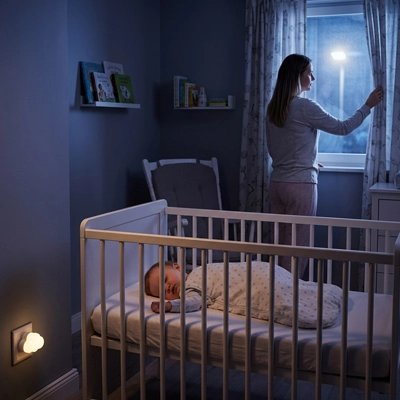 Veilleuse murale nuage bébé dort paisiblement